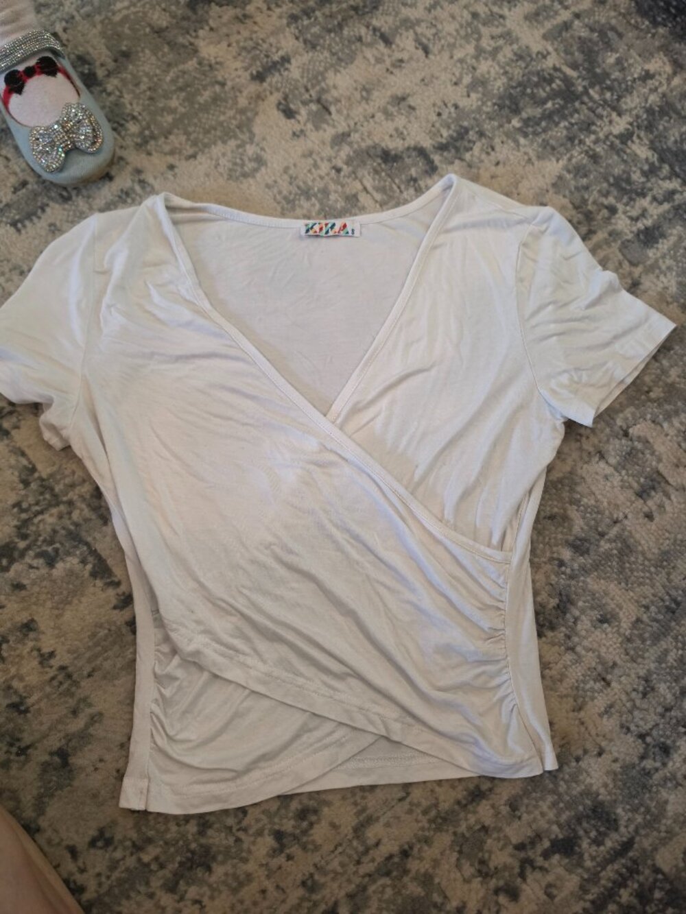White v neck crop top, size small